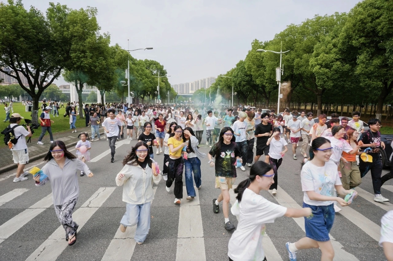 毕业环校跑活动现场